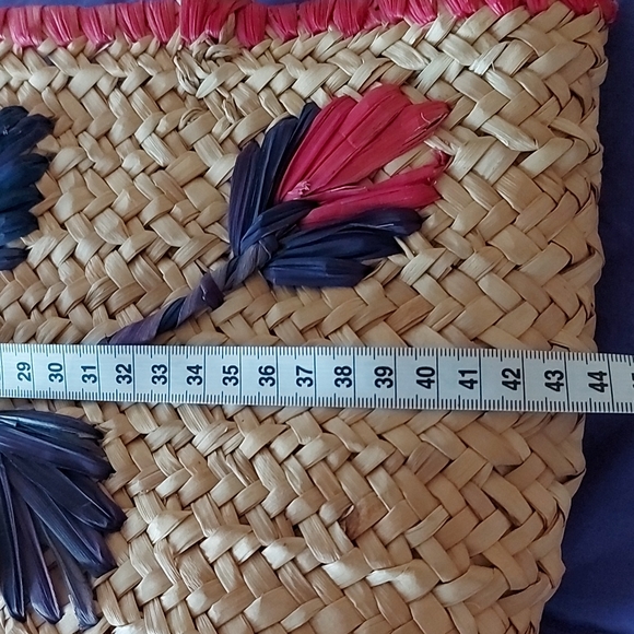 Straw Shoulder Bag - Picture 9 of 11